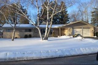 610 Glencoe Pl, Milwaukee, WI 53217-1837