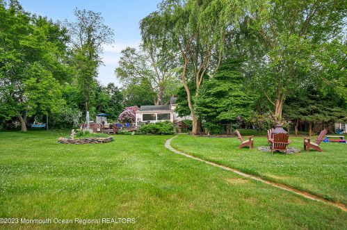 38 Normandy Ct, Middletown NJ 07748-3221 exterior