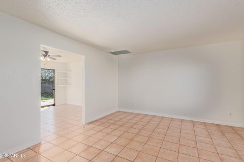 2333 41st Dr, Phoenix AZ  85009-1062 exterior