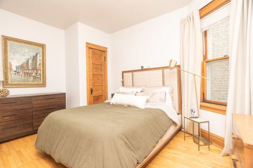 3746 Magnolia Ave, Chicago IL 60626-5305 exterior