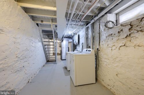 564 Plum St, Lancaster PA 17602-2349 exterior