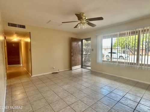 5664 Eastland St, Tucson AZ  85711-5115 exterior