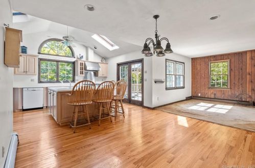 59 Sarah Bishop Rd, Ridgefield CT 06877-1215 exterior