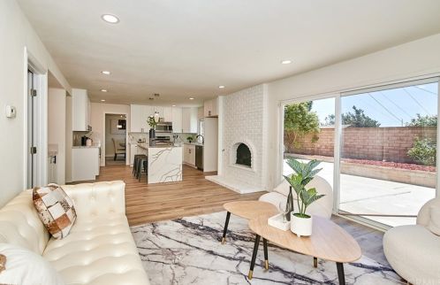 17522 Medford Ave, Tustin CA  92780-1922 exterior