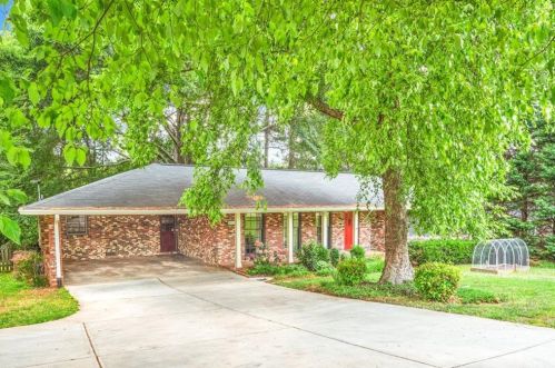 2912 Old Norcross Rd, Tucker, GA 30084-2743