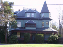 686 Centre St, Newton MA  02458-2329 exterior