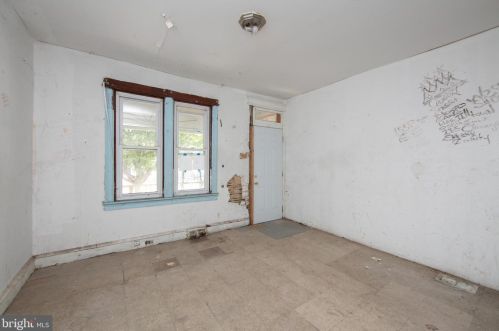 1605 Louis St, Camden NJ 08104-3527 exterior