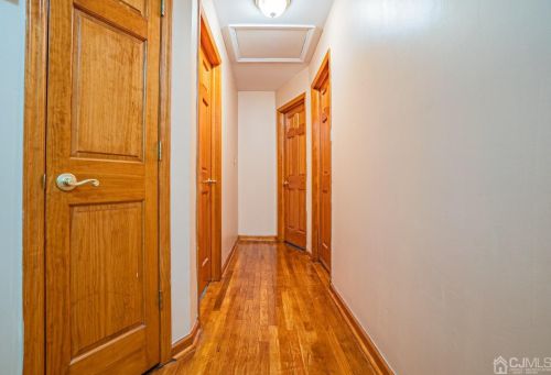 35 Sandalwood Dr, Edison NJ 08820-1249 exterior