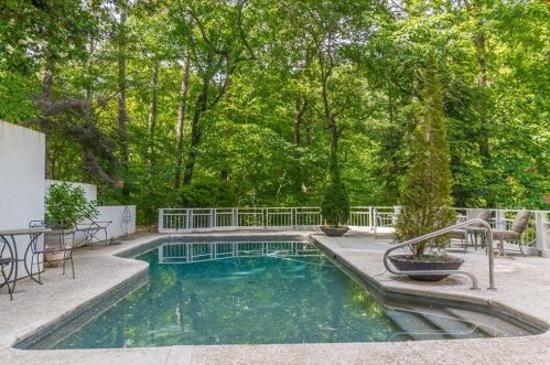 55 Finch Frst Trl, Atlanta GA 30327-4576 exterior