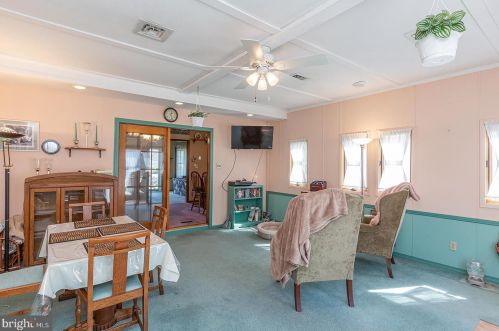 140 Longfellow Dr, Lancaster PA 17602-4048 exterior