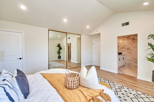 17522 Medford Ave, Tustin CA  92780-1922 exterior