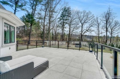 19 Duck Pond Rd, Demarest NJ  07627-2305 exterior