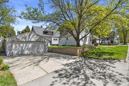 1301 58, Milwaukee WI 53214-3434 exterior