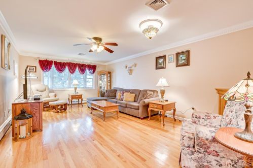 57 Barton St, Edison NJ 08837-2855 exterior