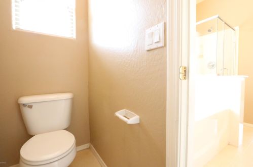 2815 74 Dr, Phoenix AZ 85033-2556 exterior