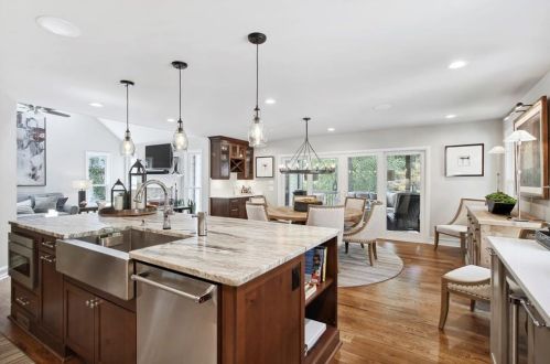 1401 Canoochee Dr, Atlanta GA exterior