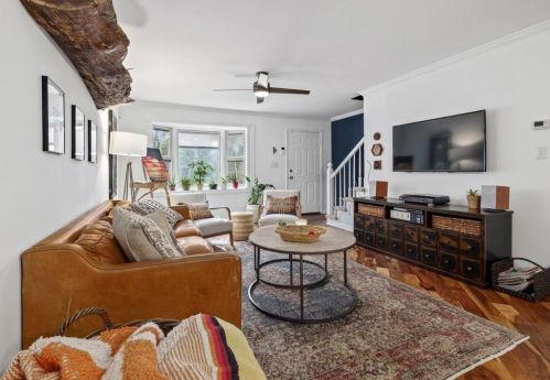 10 Holly Downs Ct, Atlanta, GA 30318-5357