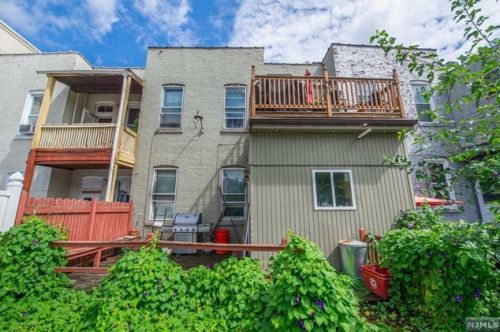 71 St, Union City NJ 07086-7101 exterior