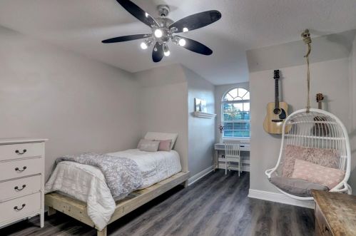 114 Leah Dr, Montgomery TX 77316-6818 exterior