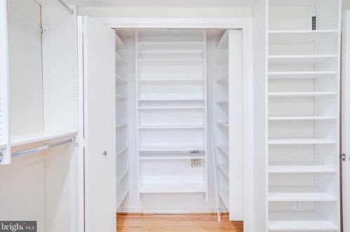 617 Azalea Dr, Rockville MD 20850-2010 exterior