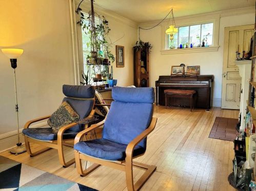 2021 4 St, Duluth MN 55805-1873 exterior