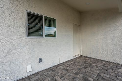 5039 18 Ave, Phoenix AZ 85015-6121 exterior