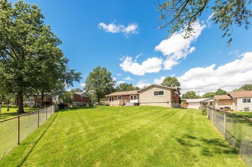 2690 Blackforest Dr, Saint Louis MO 63129-4728 exterior