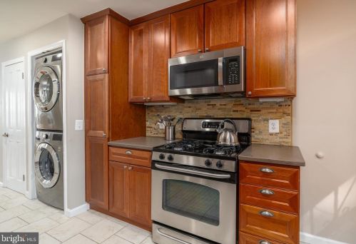 1357 Emerald St, Washington DC 20002-5431 exterior