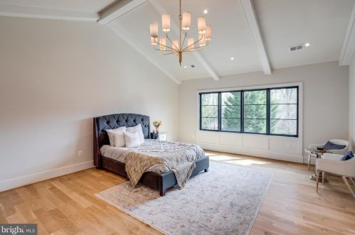 6801 Dillon Ave, Mc Lean VA  22101-4435 exterior