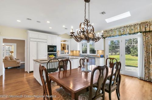 15 Sunny Ridge Dr, Red Bank NJ exterior