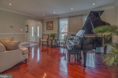 1201 Gresham Rd, Silver Spring, MD 20904-1435