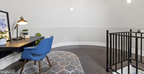 1201 Q St, Washington DC  20009-4358 exterior