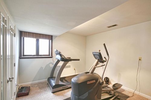 140 Ambleside Ln, Saint Louis MO 63141-7437 exterior