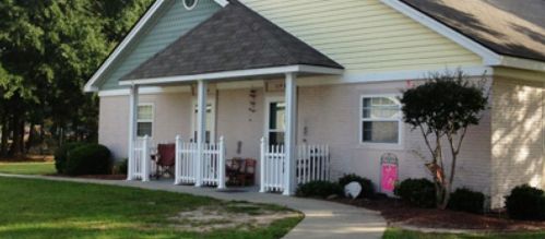 111 Royal Ln, Clinton, NC 28328-3269