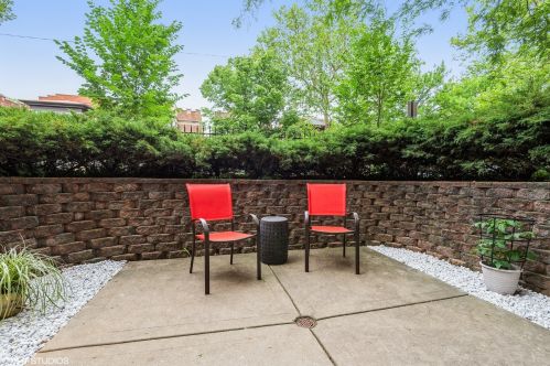 6622 Ashland Ave, Chicago IL 60626-5884 exterior