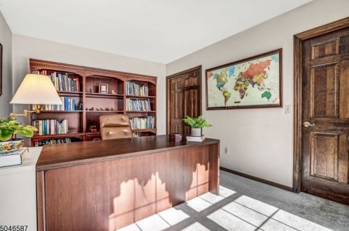 14 Muirfield Ln, Bridgewater NJ 08807-1268 exterior