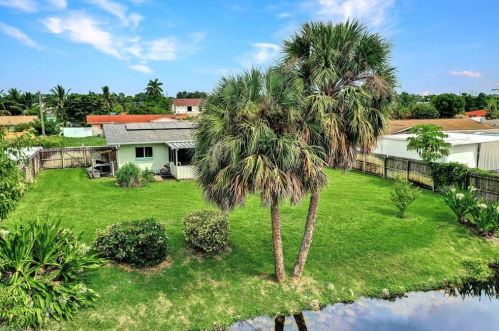 2285 41 Ter, Naples FL 34116-6517 exterior