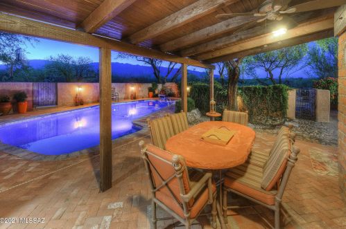 11330 Tanque Verde Rd, Tucson AZ  85749-8525 exterior