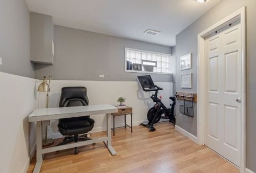 7440 Yates Blvd, Chicago IL 60617-4970 exterior