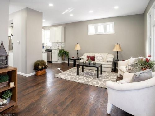 896 6 St, Saint Paul MN 55106-4503 exterior