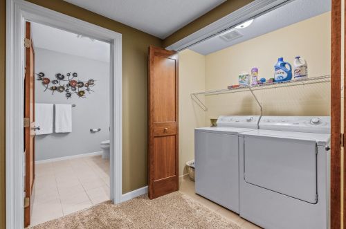 3211 Crestmoor Dr, Saint Paul MN 55125-5010 exterior