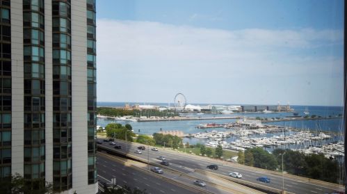 155 Harbor Dr, Chicago IL  60601-7315 exterior