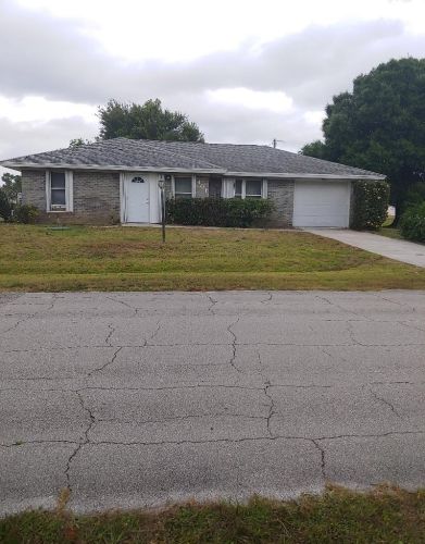 401 Guava Ter, Fort Pierce, FL 34983-3239