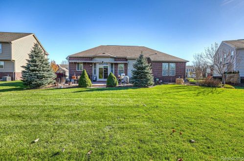 868 Mcintosh Ct, Rochester, MI 48363-1707