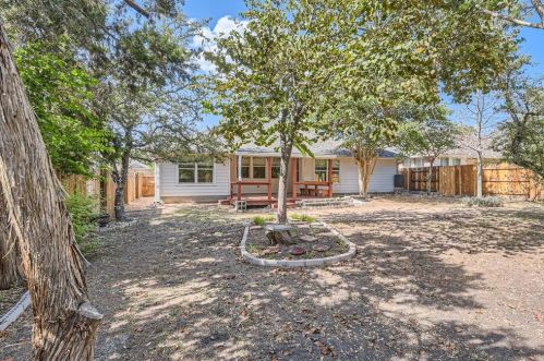 351 Canterbury Dr, Austin TX  78737-4551 exterior