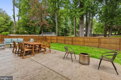 2001 Dundee Rd, Rockville MD 20850-3046 exterior