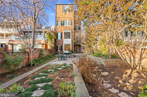 2906 N St, Washington DC 20024-3701 exterior