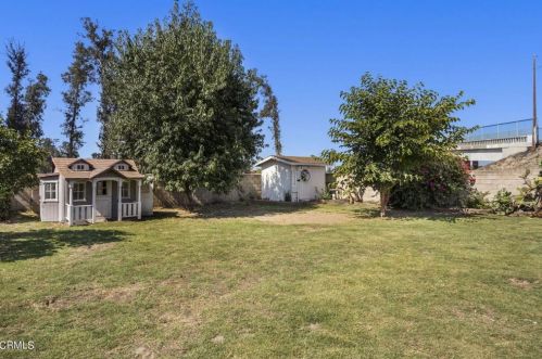 1950 Sutter Pl, Oxnard CA  93033-5633 exterior