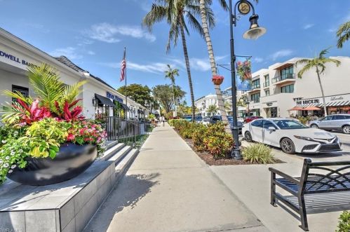 555 5th Ave, Naples FL 34102-6638 exterior