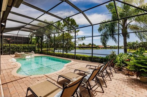 8975 Shenendoah Cir, Naples FL 34113-1670 exterior